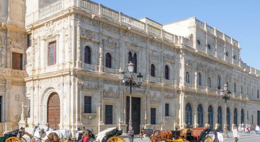 Turquesa De Sevilla Suite Bagian luar foto